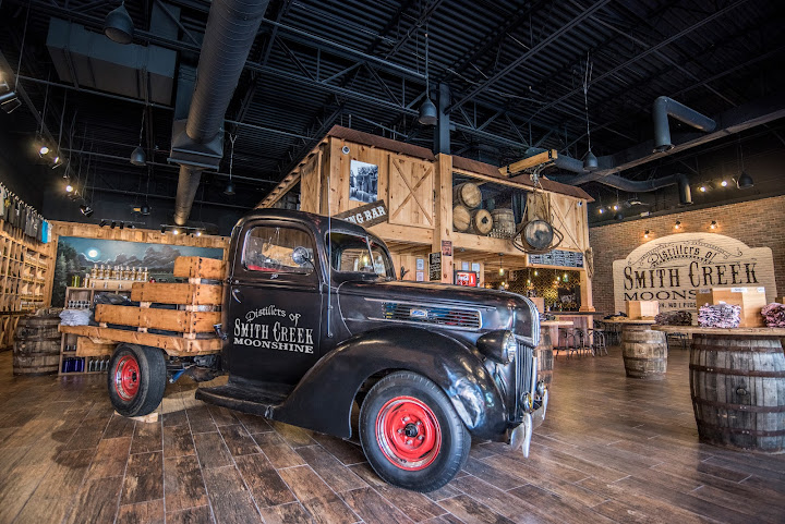 Smith Creek Moonshine by null