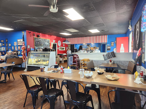 Lori's American Grille - Thumbnail