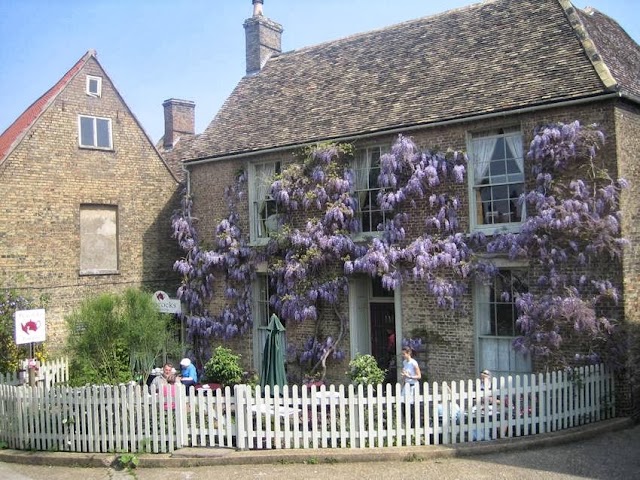 Peacocks Tearoom
