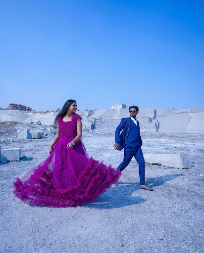 Planning your perfect pre-wedding photoshoot in Hosapete can feel overwhelming when you want ever…