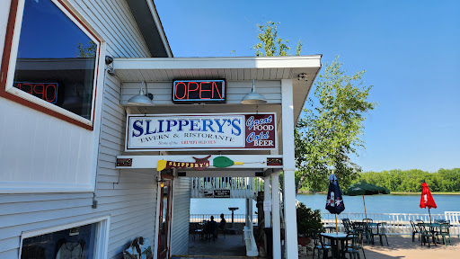Slippery's Bar & Grill - Thumbnail