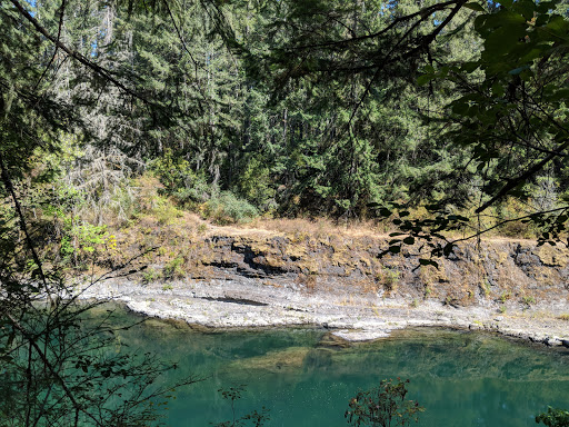 Skutz Fall parking lot trail head - Thumbnail