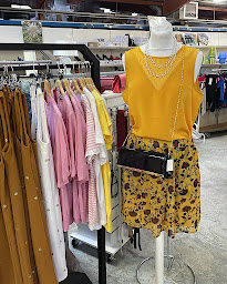 Photo n°8 de Le liquidateur à Laroque-d'Olmes (Magasin discount)