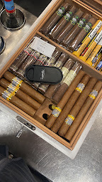 Photo n°6 de Le Phenicien Bar-Tabac-Cave à cigare-FDJ- RATP à Colombes (Bureau de tabac)