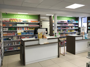 Photo n°3 de Pharmacie Monjardet à Les Bordes (Grossiste en produits chirurgicaux)