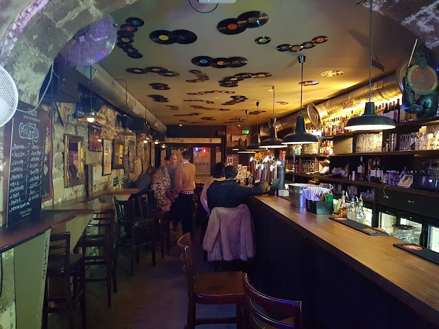 Milos'Bar
