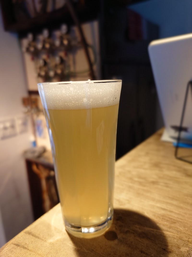 角打ちあさくら：クラフトビールと日本酒の店あさくら