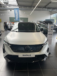 Photo n°8 de Renault Cluses - Gueudet 1880 à Cluses (Vendeur de voitures d'occasion)