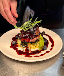 Photo n°7 de La Presqu’île - Restaurant à Deauville (Cave à vins)