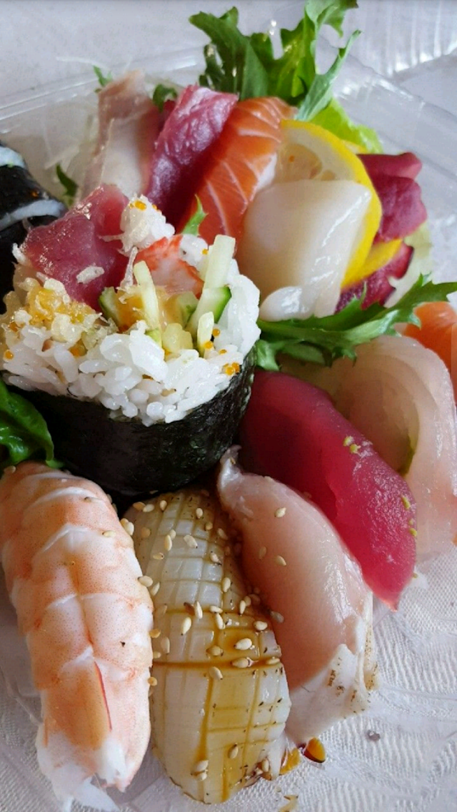 Hamachi Sushi