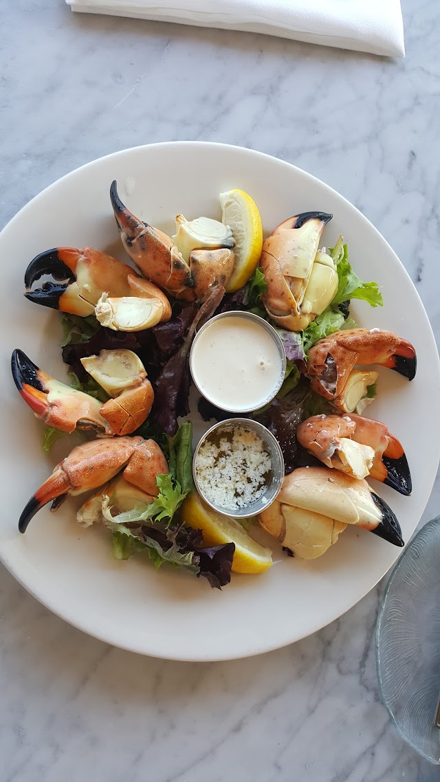 SALUTE! on the beach