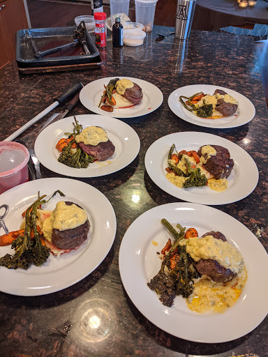 diningwithderekbussing Logo