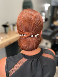 Photo n°18 de Salon Celine B à Paray-le-Monial (Salon de coiffure)