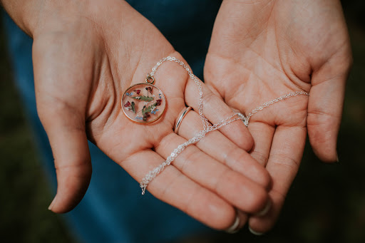 Gracefully Wrapped - Visual