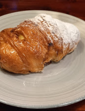 Croissant Relleno de Crema