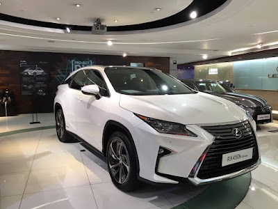 Photos of Lexus Flagship Showroom