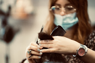 Photo n°30 de Les Coiffeurs du Sud Sainte-anne à Marseille (Salon de coiffure)