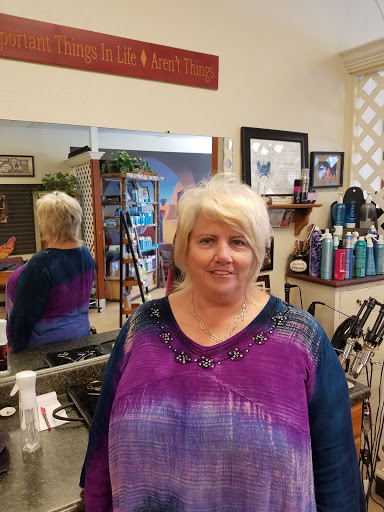 Cricket's Salon - Visual