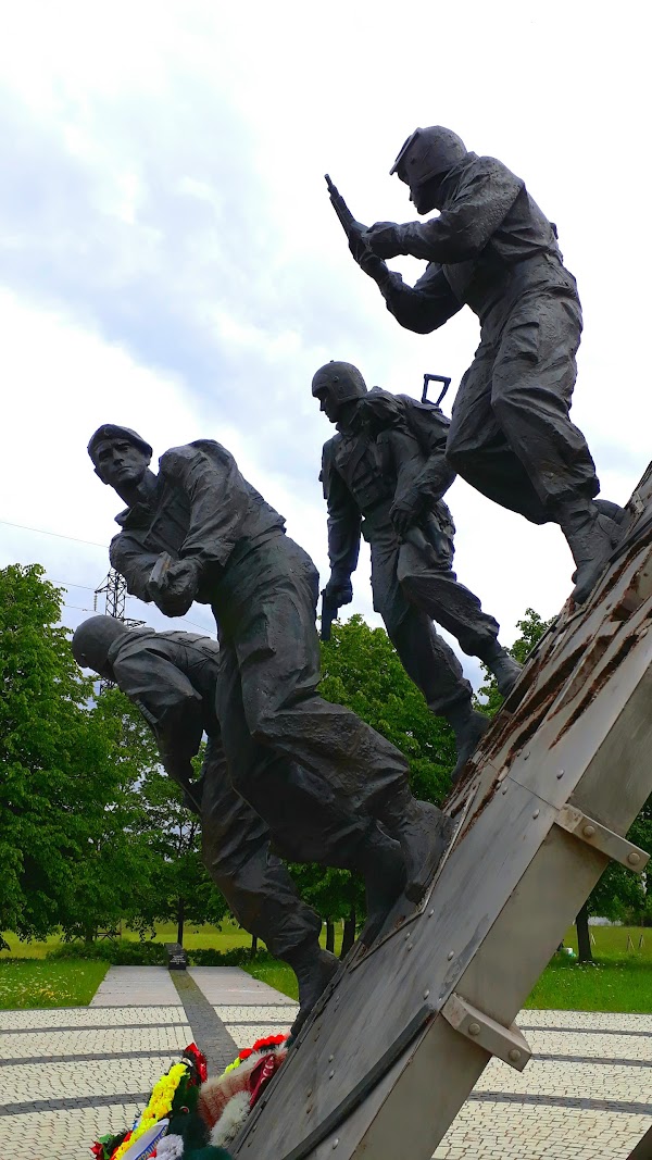 Парк героев пожарных в санкт петербурге