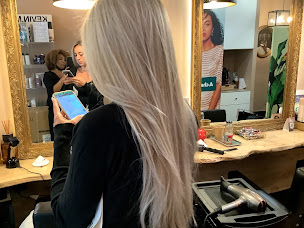 Photo n°17 de Cozy Salon & Cosmetics à Paris (Salon de coiffure)