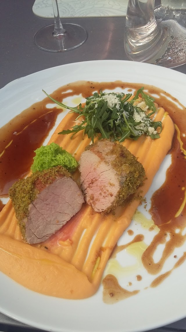 Restaurace [49]