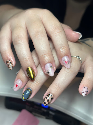 Beauty by Sophie Burgman