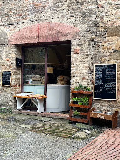 Dal Toscano Bistrot- Sapori&Tradizione -Bruschette & taglieri Gallery - Italy