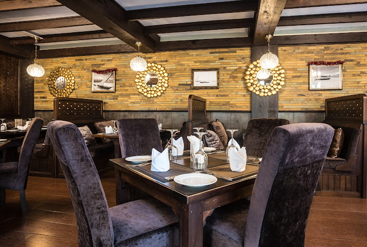 The King Post by null