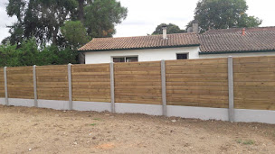 Photo n°14 de TAEG spécialisé en aménagement extérieur, pose de portail et clôture sur-mesure à Saint-Sulpice-et-Cameyrac (Entrepreneur spécialisé dans les clôtures)