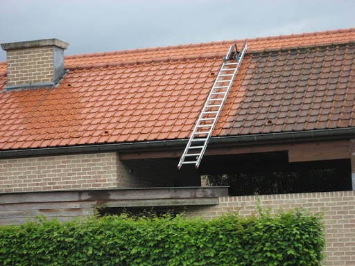 Couvreur Armoy - Rénovation toiture - Démoussage - Zinguerie - Thumbnail