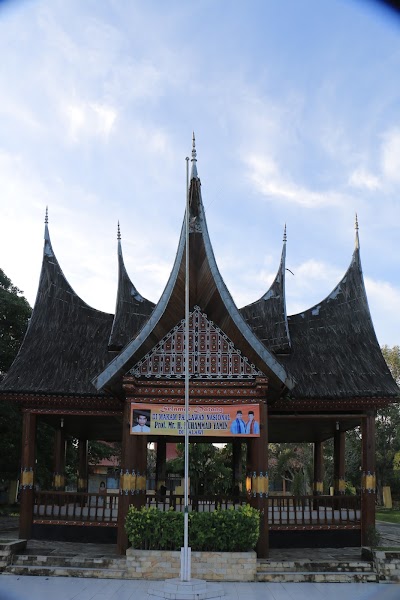 Photos of Makam Pahlawan Nasional Prof Dr Muhammad Yamin SH