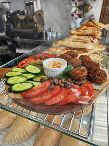Manouchet Beirut - Thumbnail