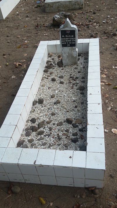 Photos of Taman Makam Pahlawan (Graveyard)
