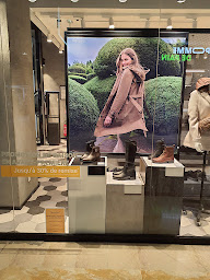 Photo n°4 de Geox à Thiais (Magasin de vêtements pour femmes)