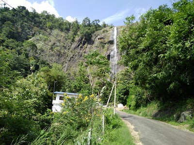 Photos of Diyaluma Falls Bridge
