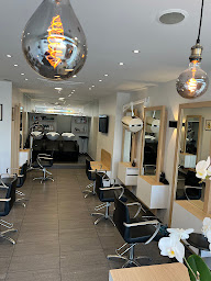 Photo n°4 de Coiffure Déclic à Saint-Sébastien-sur-Loire (Salon de coiffure)