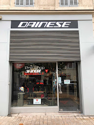 Photo n°23 de DAINESE STORE MARSEILLE à Marseille (Magasin de pièces et d'accessoires pour motos)