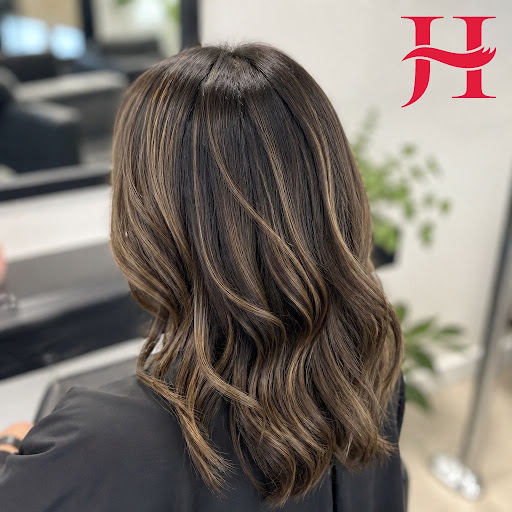 Want a fresh new look without changing your entire hair colour? Hair highlights are the perfect w… post image