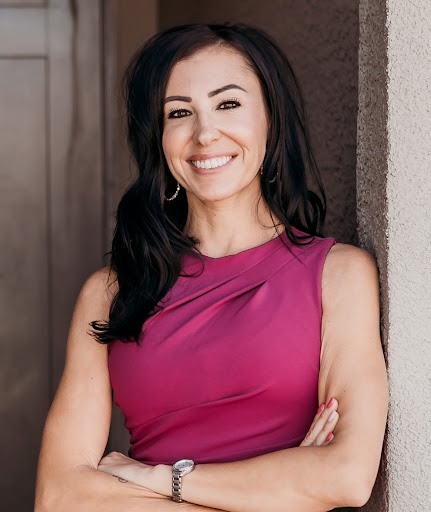 Dannielle Nilles Real Estate Agent - Thumbnail