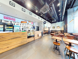 Photo n°46 de Black & White Burger Bordeaux à Bordeaux (Restaurant végétarien)