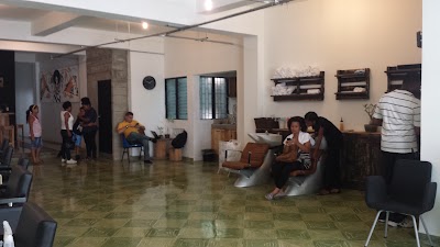 Photos of Miss Rizos Sal&oacute;n