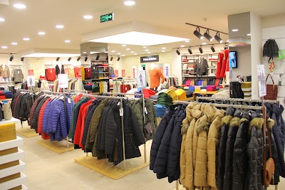 Photos of FASHION FRIENDS