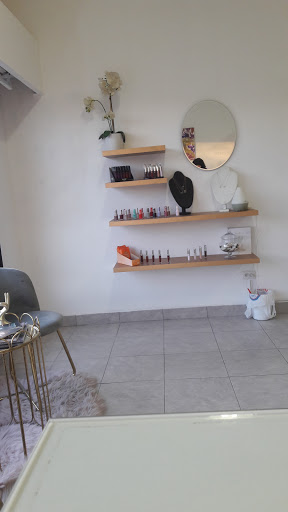 Salon de uñas "White Nail Room" - Thumbnail