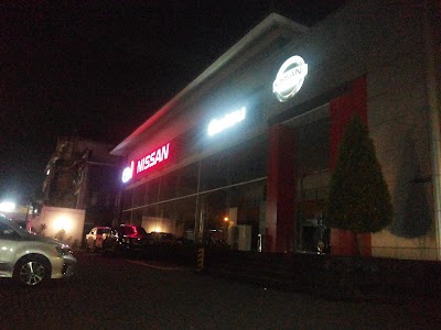 Photos of Nissan Datsun dealer Bali