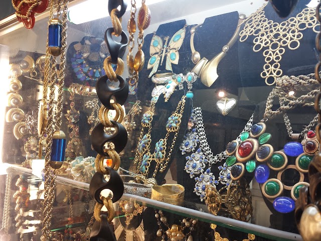 Showplace Antique + Design Center