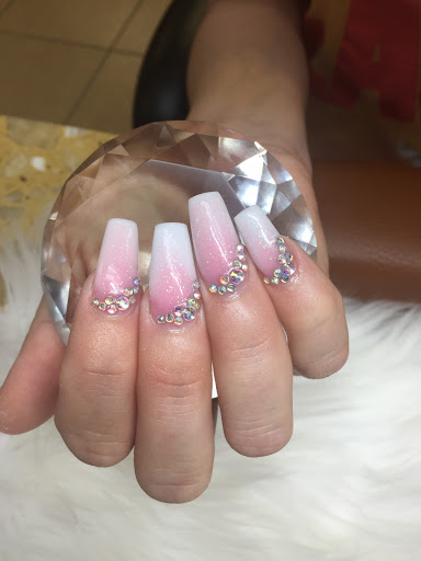 Fancy Nails - Visual