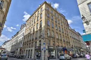 Photo n°2 de Daniel Féau Rue du Bac à Paris (Agence de location immobilière)