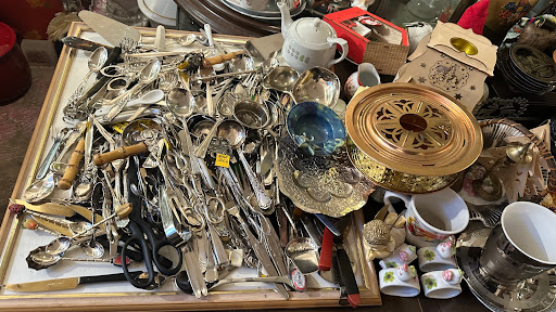Crazy Antiques - Thumbnail