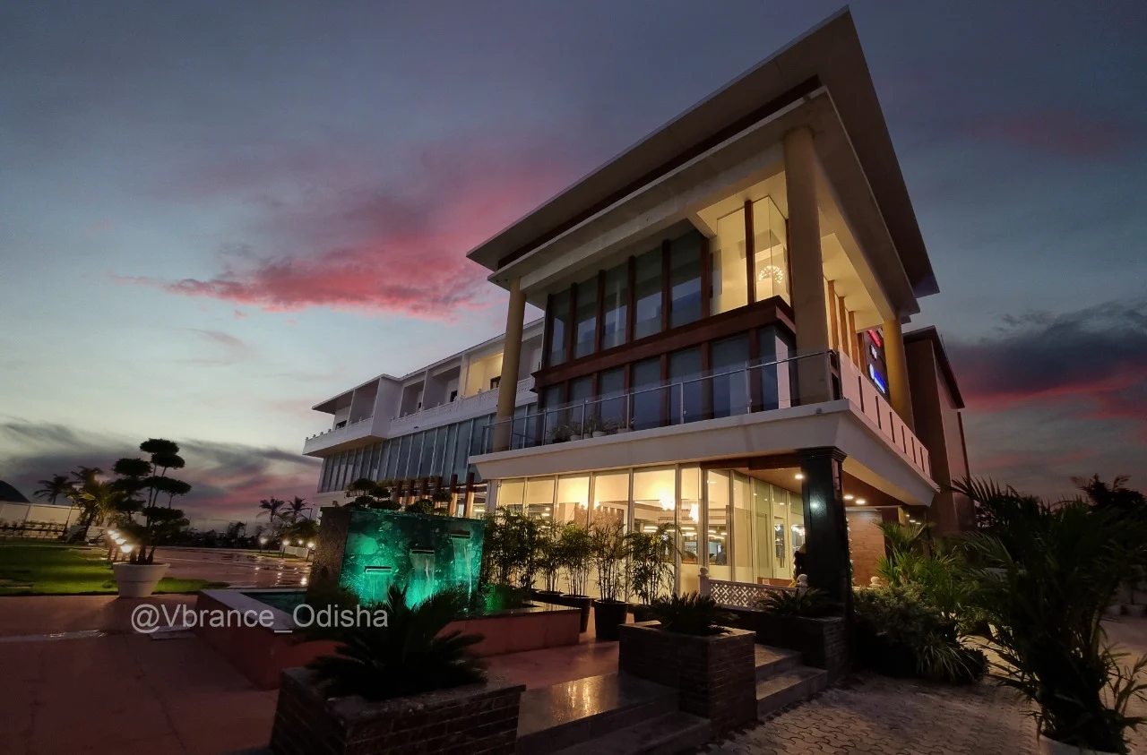 Vbrance - Luxury Boutique Hotel & Food Court