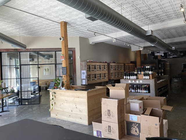 red & white wines by null